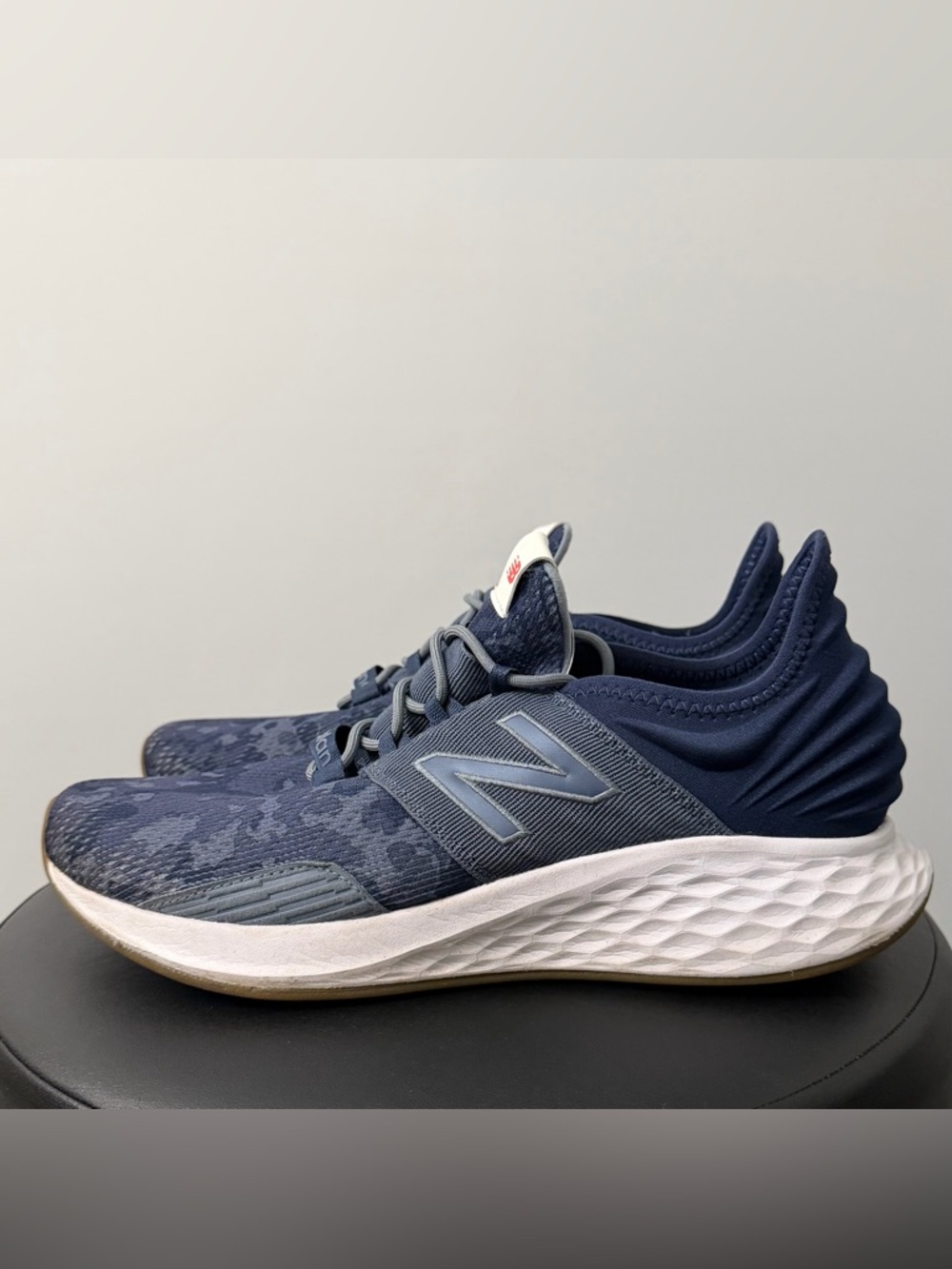 New Balance Men's Size 10 Fresh Foam Roav Running Shoes Navy Blue Camo Used - Picture 2 of 9